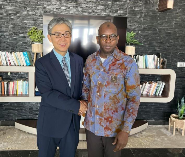 Coopération éducative : le Ministre de l’Éducation nationale reçoit l’Ambassadeur de Chine à Dakar