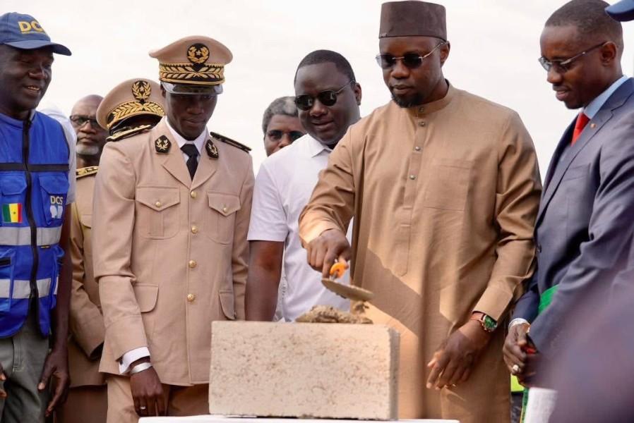 Pose de la première pierre du lycée moderne de Passy : le Premier Ministre engage un investissement structurant pour l’éducation